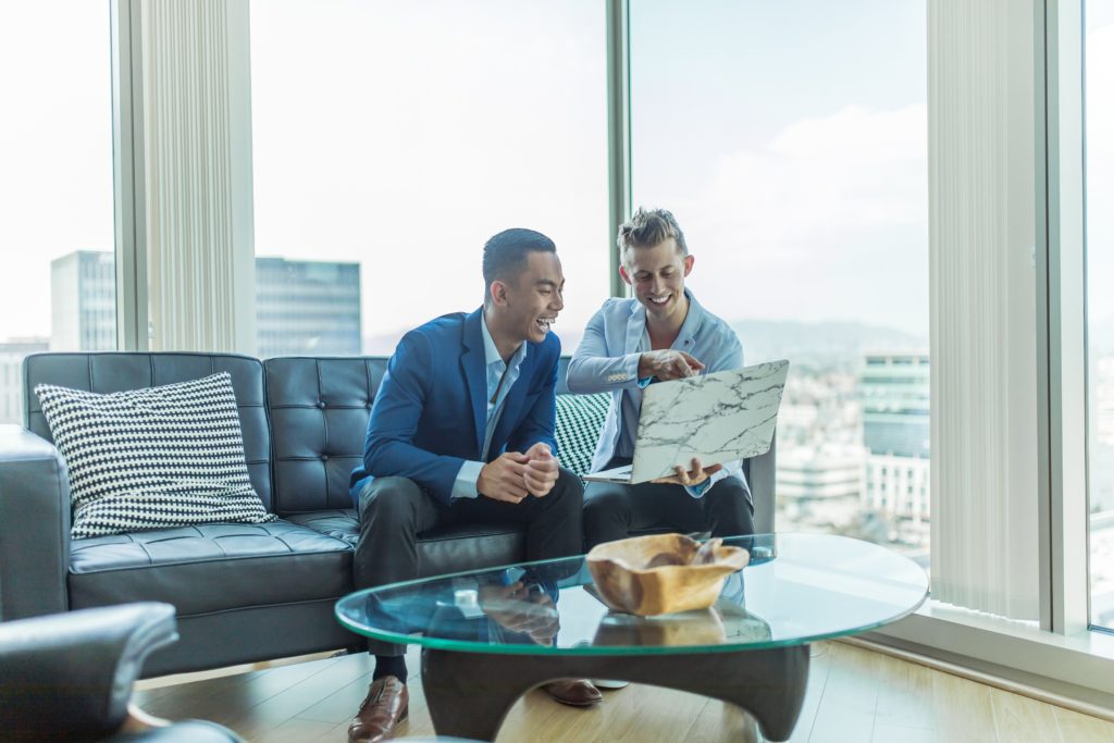 16 Effective Ways To Encourage Strong Team Relationships